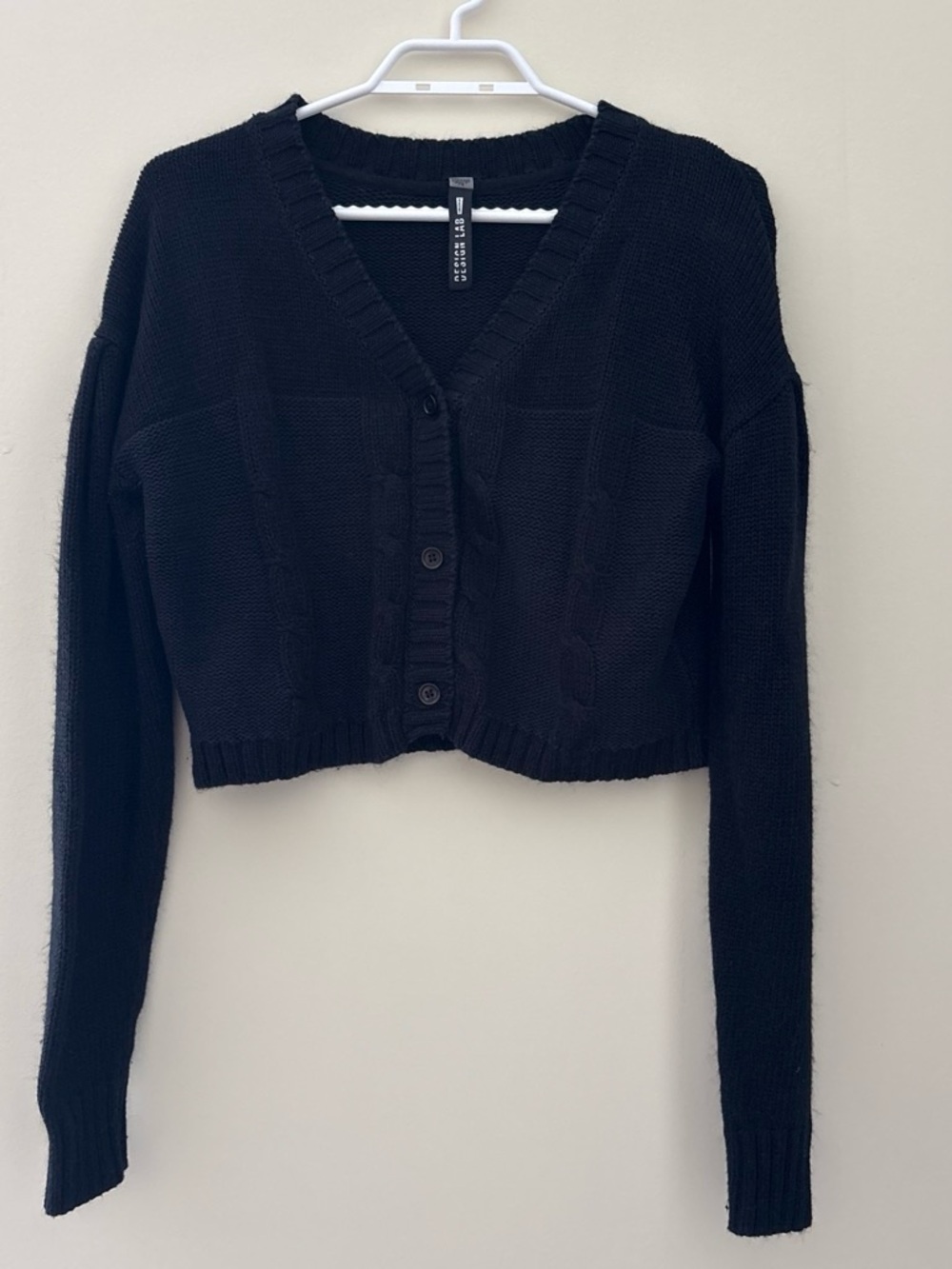 Design Lab Lord & Taylor Black Cropped V-Neck Button Cardigan